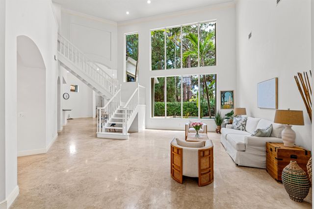 6830 Royal Orchid Circle, Delray Beach, FL 33446