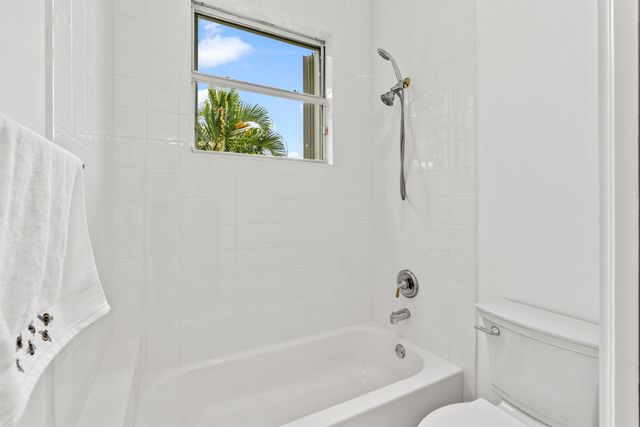 6830 Royal Orchid Circle, Delray Beach, FL 33446