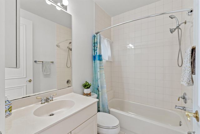 6830 Royal Orchid Circle, Delray Beach, FL 33446