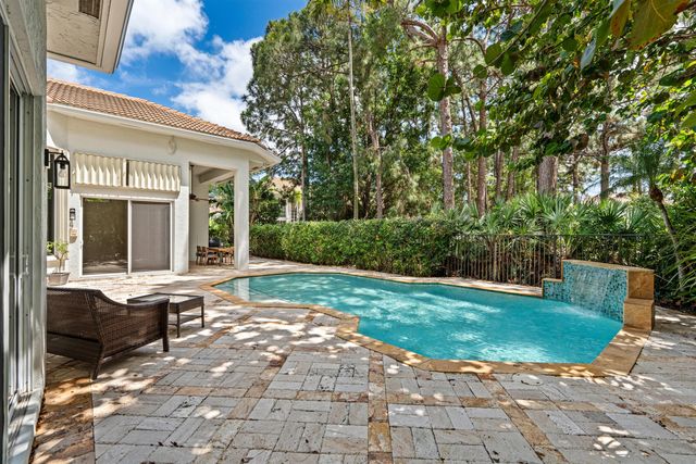 6830 Royal Orchid Circle, Delray Beach, FL 33446