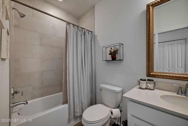 9728 GAYNOR Circle, Jacksonville, FL 32219