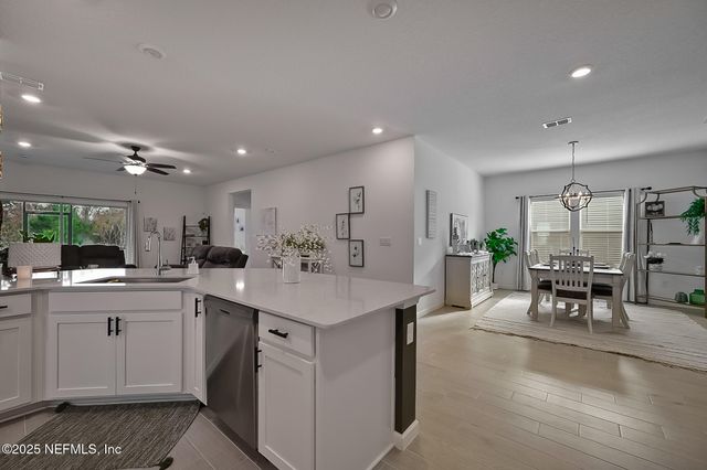 9728 GAYNOR Circle, Jacksonville, FL 32219