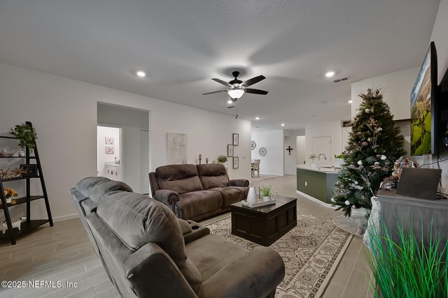 9728 GAYNOR Circle, Jacksonville, FL 32219