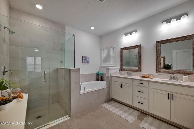 9728 GAYNOR Circle, Jacksonville, FL 32219