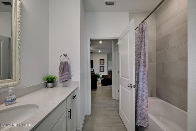 9728 GAYNOR Circle, Jacksonville, FL 32219