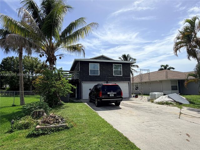 125 4TH ST, Naples, FL 34113