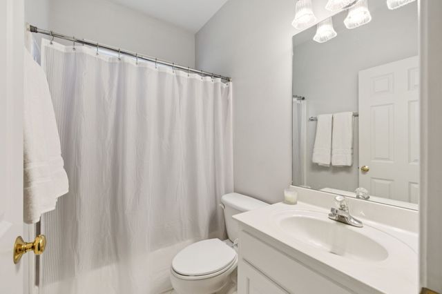 2112 Golden Oak Ln, Madison, TN 37115