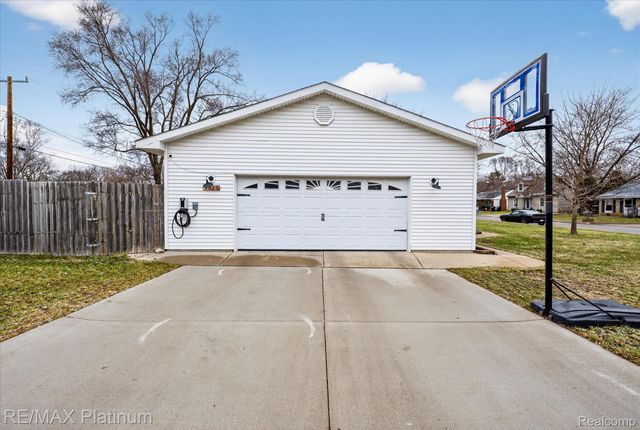 9825 Burson Drive, Brighton Township, MI 48116