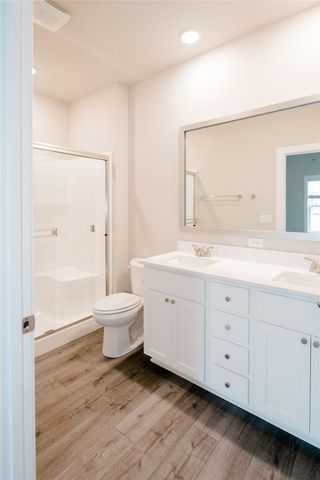 3240 Brook Landing Court, Des Moines, IA 50317