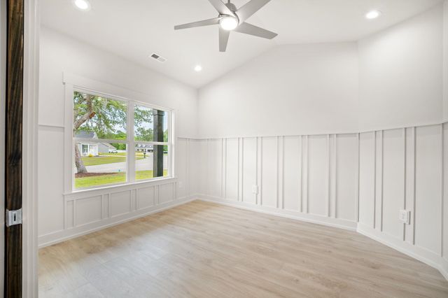 315 Dunbarton Ln., Conway, SC 29526