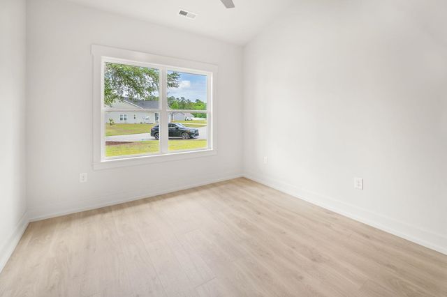 315 Dunbarton Ln., Conway, SC 29526