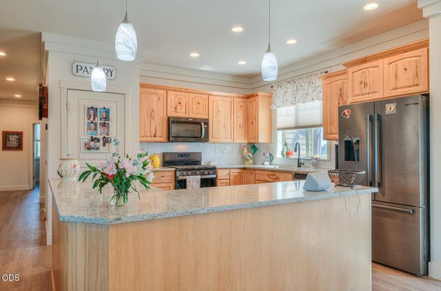 60900 Jennings Road, Bend, OR 97702