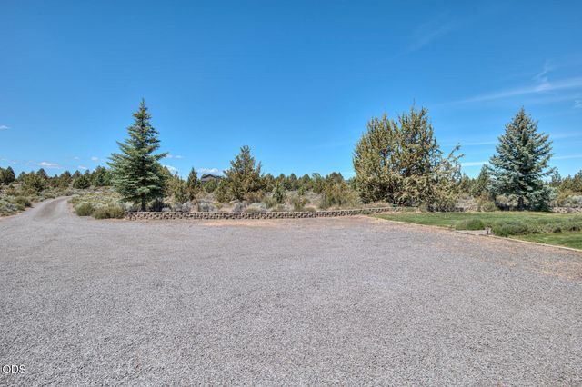 60900 Jennings Road, Bend, OR 97702