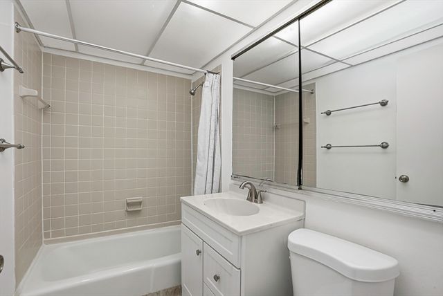 8 Shrewsbury Green Dr G, Shrewsbury, MA 01545