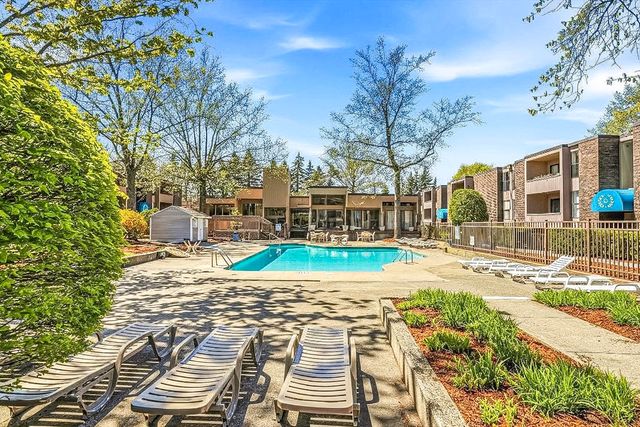 8 Shrewsbury Green Dr G, Shrewsbury, MA 01545