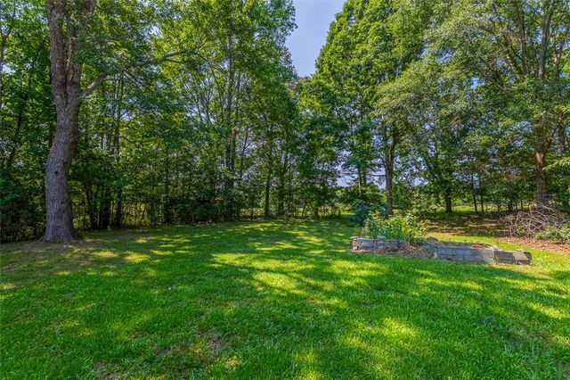 136 W Freedom Wood Drive, Liberty, SC 29657