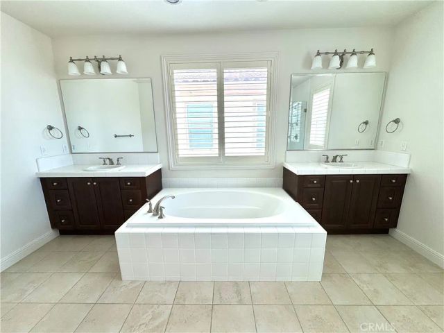 27 Manzanillo, Lake Forest, CA 92630