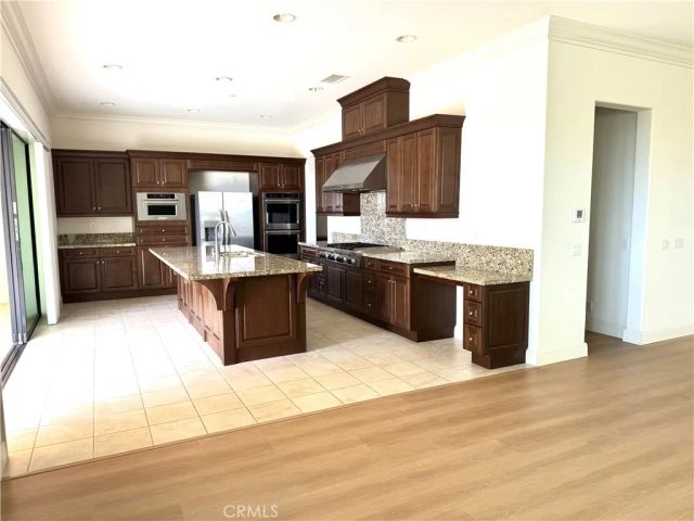 27 Manzanillo, Lake Forest, CA 92630