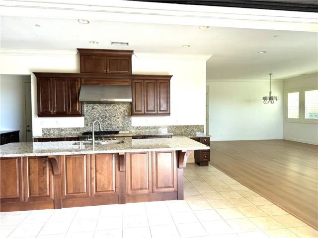 27 Manzanillo, Lake Forest, CA 92630