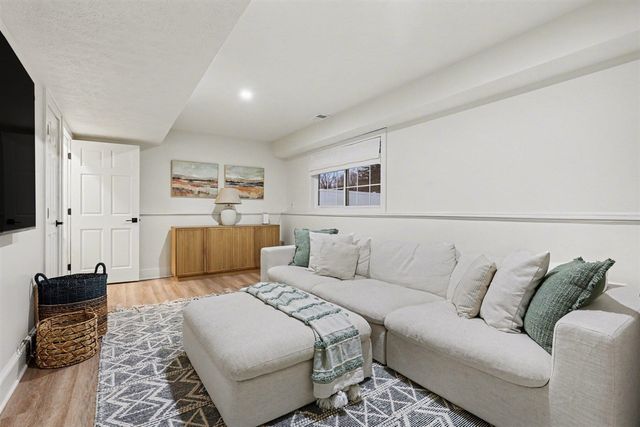 770 Brownwood Avenue, Grand Rapids, MI 49504