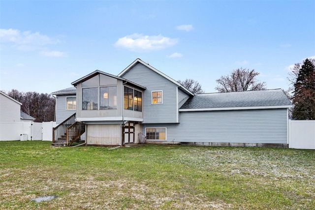 770 Brownwood Avenue, Grand Rapids, MI 49504