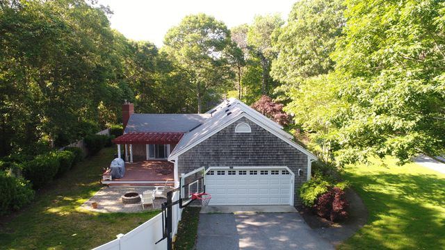 31 Childs Street, Centerville, MA 02632