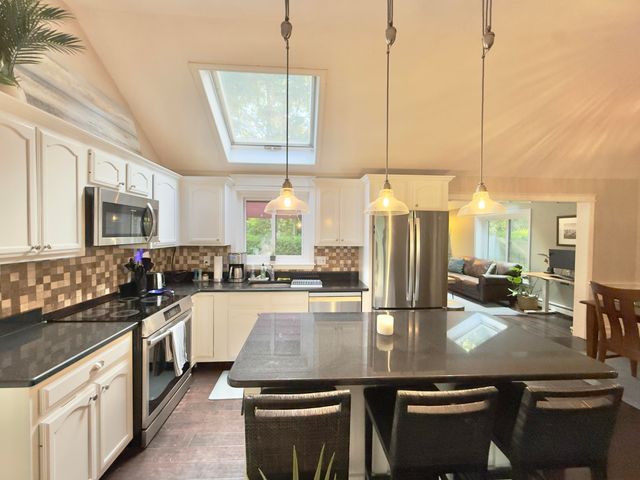 31 Childs Street, Centerville, MA 02632