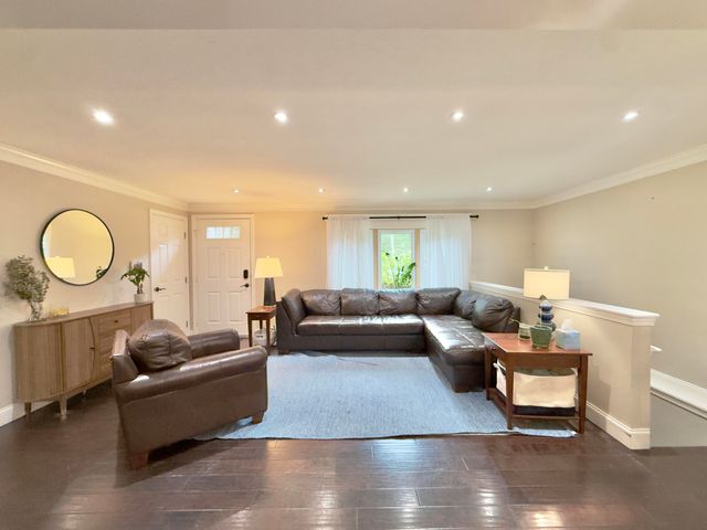 31 Childs Street, Centerville, MA 02632