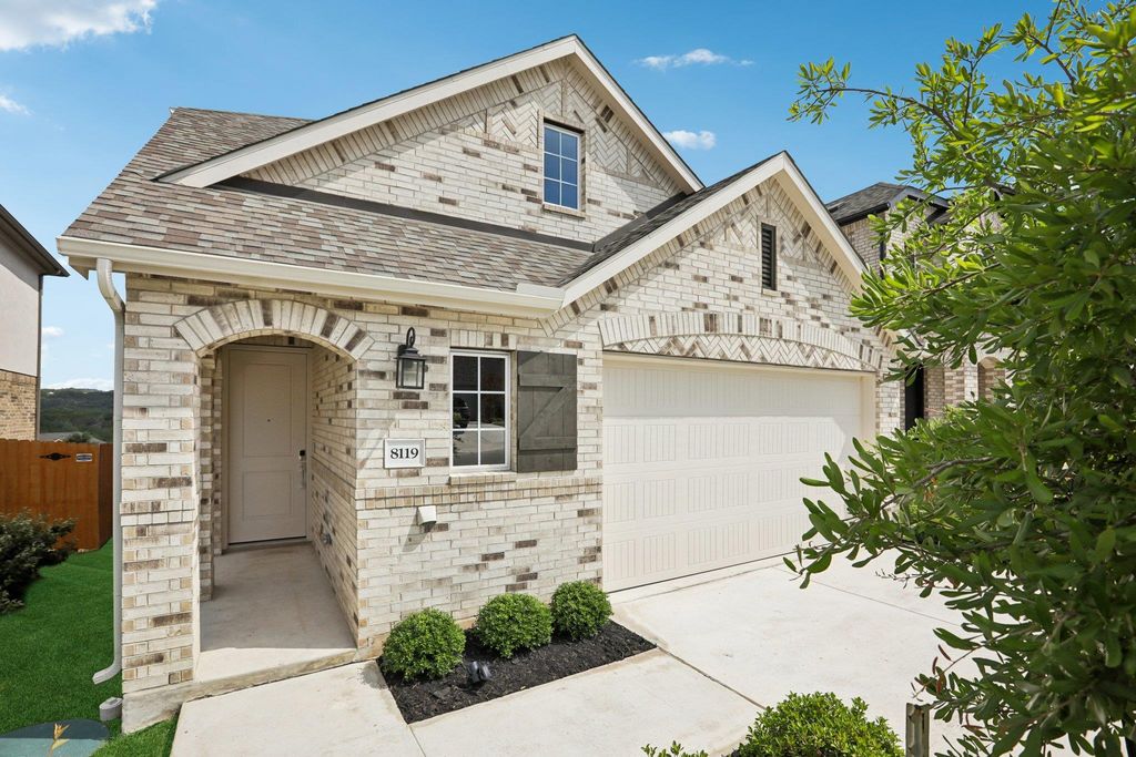 8119 Purple Aster PASS, Lago Vista, TX 78645