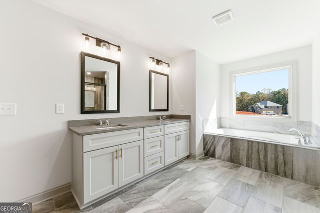 198 Lotus Lane 82, Covington, GA 30016