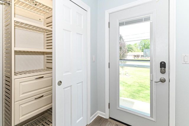3663 E Obrien ROAD, Oak Creek, WI 53154