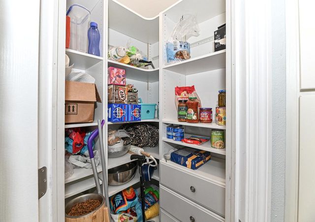 3663 E Obrien ROAD, Oak Creek, WI 53154