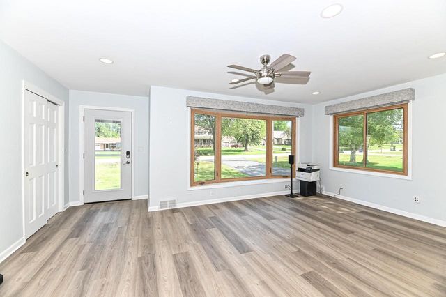 3663 E Obrien ROAD, Oak Creek, WI 53154