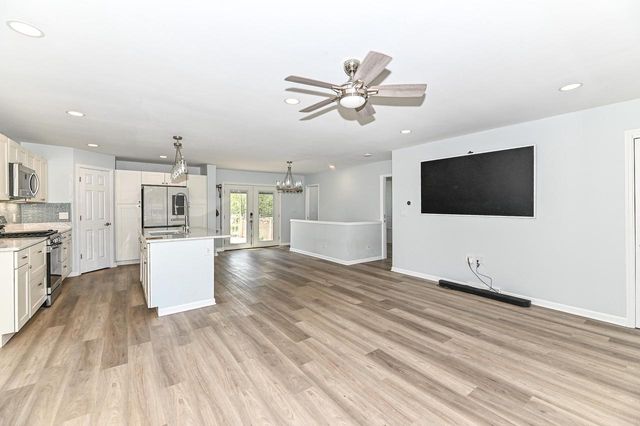 3663 E Obrien ROAD, Oak Creek, WI 53154