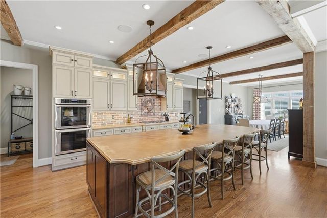 1072 Moores Walk Lane, Suwanee, GA 30024