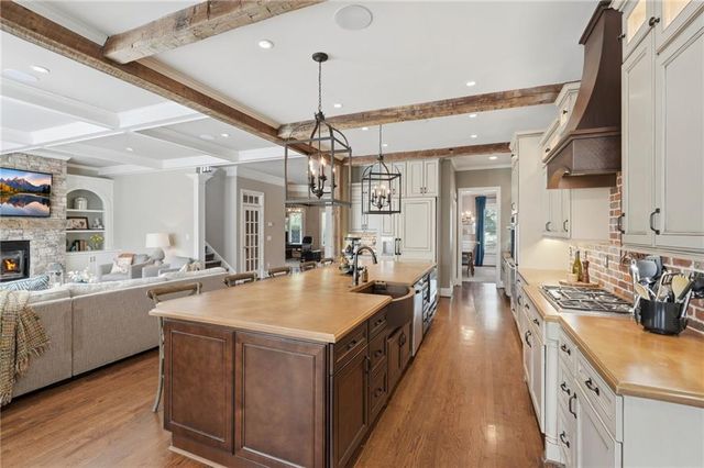 1072 Moores Walk Lane, Suwanee, GA 30024