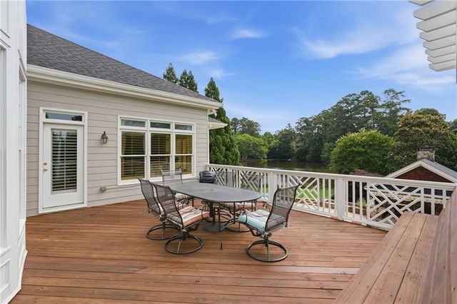 1072 Moores Walk Lane, Suwanee, GA 30024
