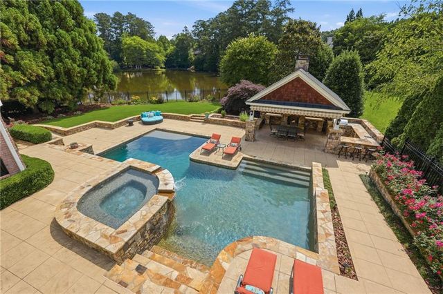 1072 Moores Walk Lane, Suwanee, GA 30024