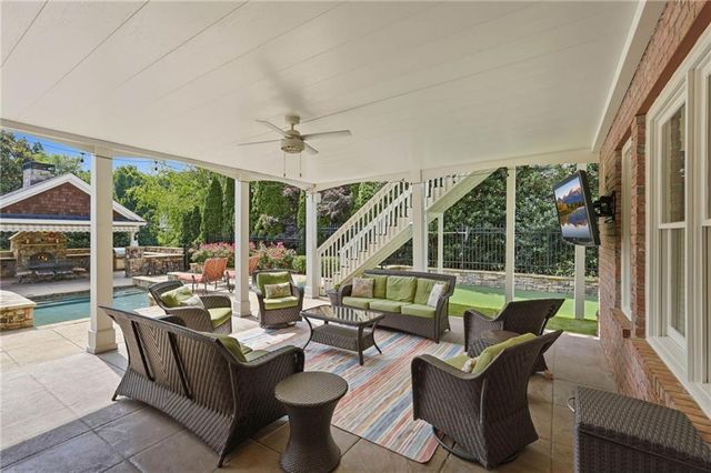 1072 Moores Walk Lane, Suwanee, GA 30024