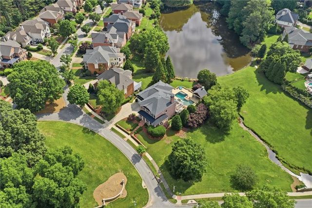1072 Moores Walk Lane, Suwanee, GA 30024
