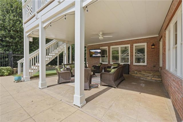 1072 Moores Walk Lane, Suwanee, GA 30024