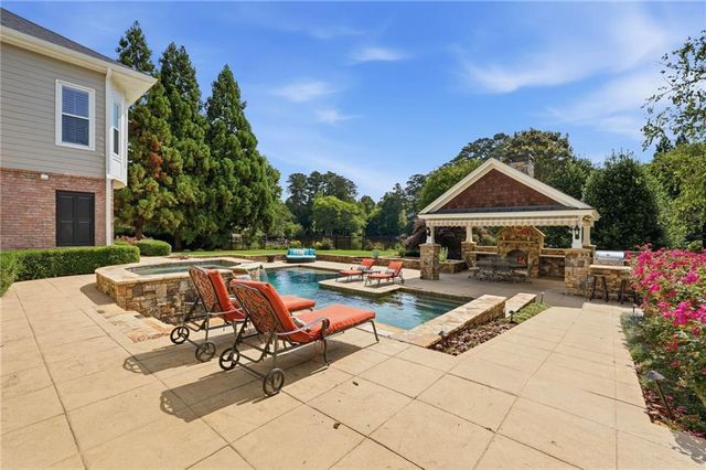 1072 Moores Walk Lane, Suwanee, GA 30024