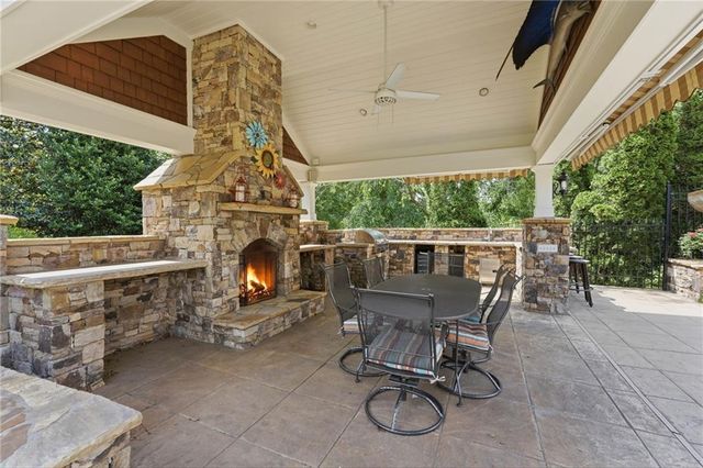 1072 Moores Walk Lane, Suwanee, GA 30024