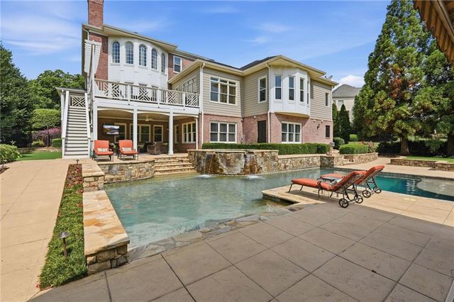 1072 Moores Walk Lane, Suwanee, GA 30024