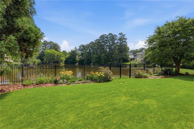 1072 Moores Walk Lane, Suwanee, GA 30024