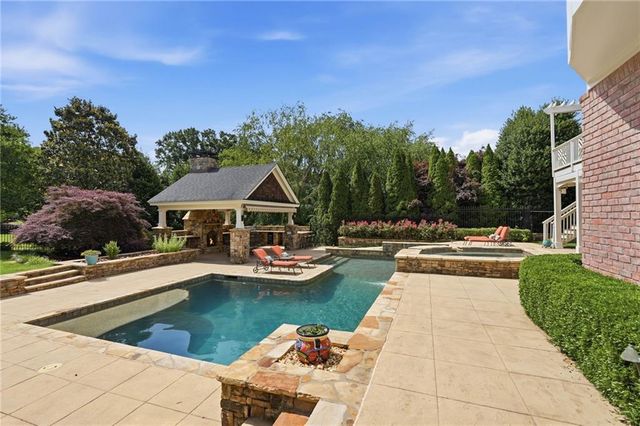 1072 Moores Walk Lane, Suwanee, GA 30024