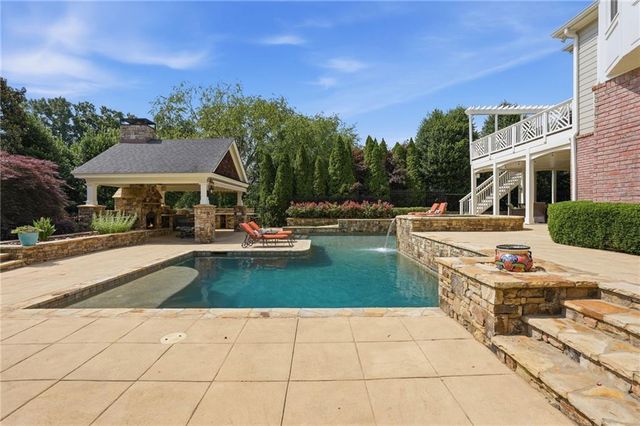 1072 Moores Walk Lane, Suwanee, GA 30024