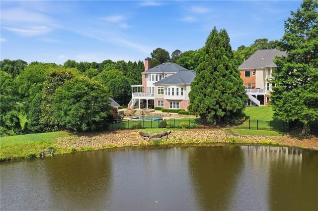 1072 Moores Walk Lane, Suwanee, GA 30024