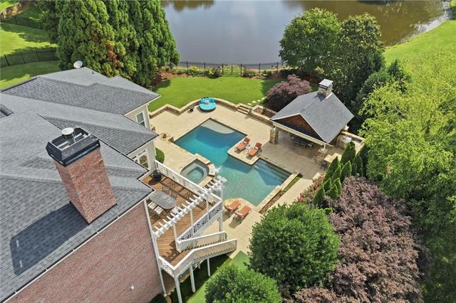 1072 Moores Walk Lane, Suwanee, GA 30024