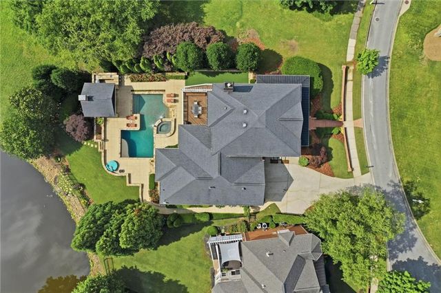1072 Moores Walk Lane, Suwanee, GA 30024